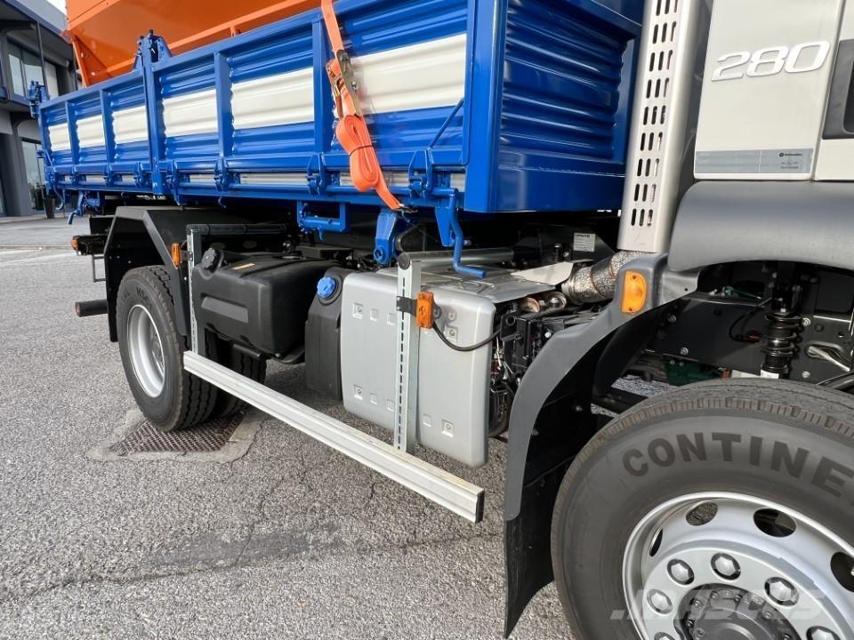 Volvo FL816-280 4X4 Snow Blades And Plows