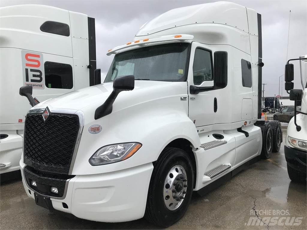 International LT Conventional Trucks / Tractor Trucks