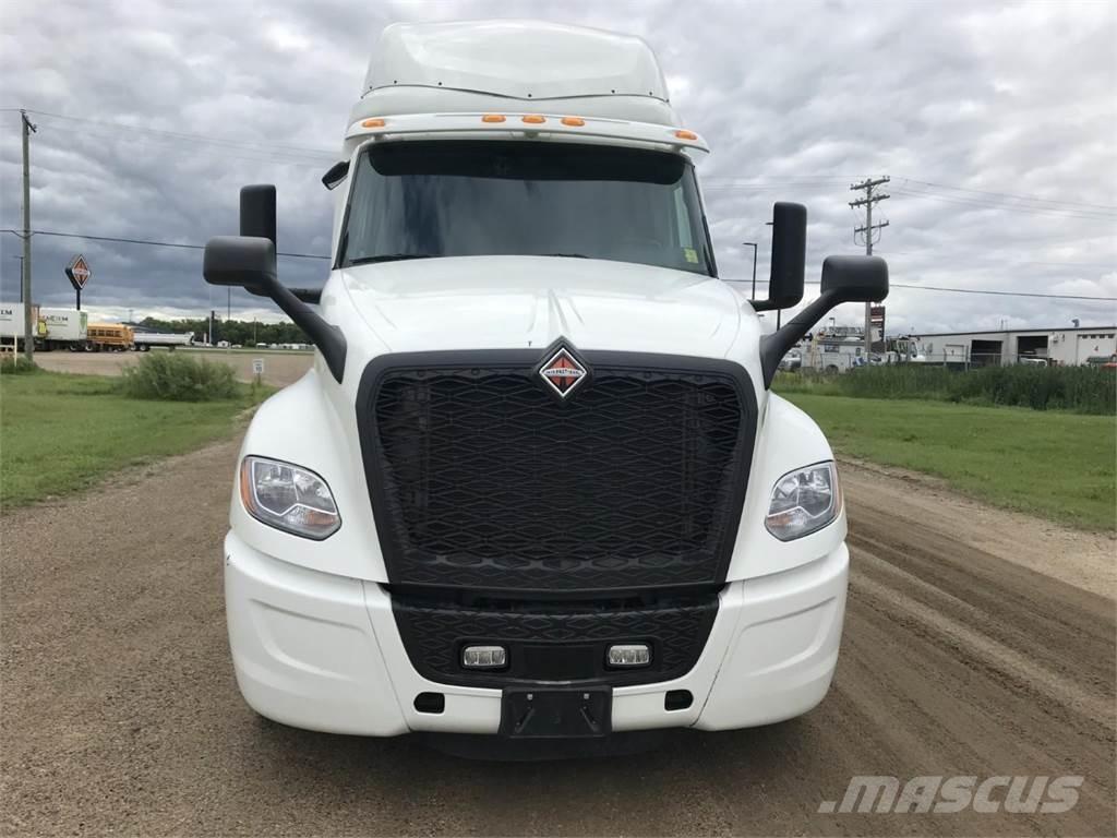 International LT Conventional Trucks / Tractor Trucks