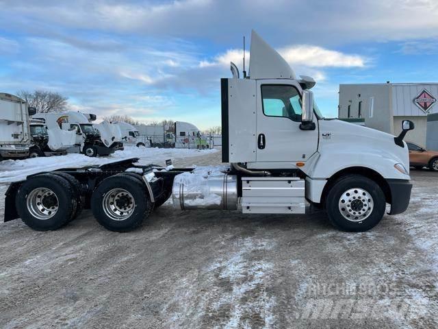 International LT Conventional Trucks / Tractor Trucks