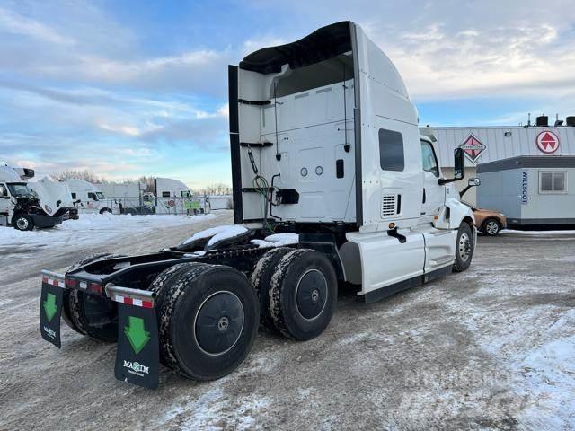 International LT Conventional Trucks / Tractor Trucks