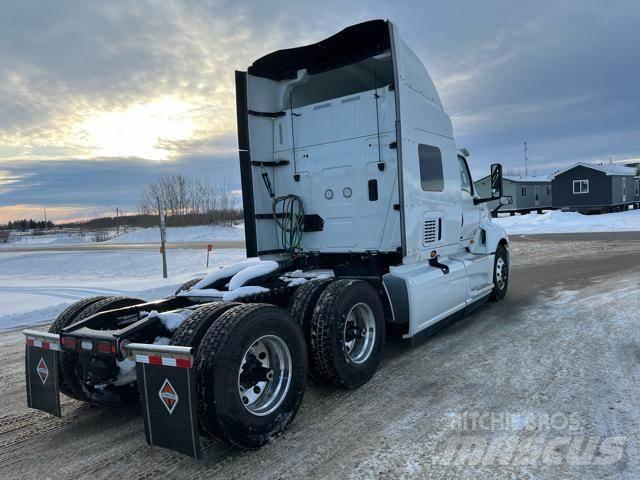 International LT Conventional Trucks / Tractor Trucks