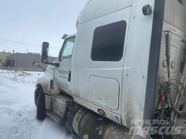 International LT Conventional Trucks / Tractor Trucks