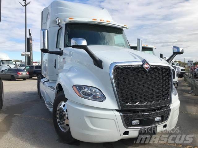 International LT Conventional Trucks / Tractor Trucks