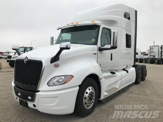 International LT Conventional Trucks / Tractor Trucks