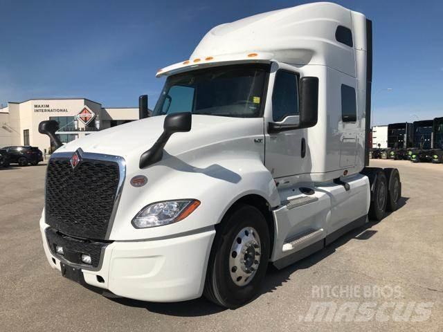 International LT Conventional Trucks / Tractor Trucks