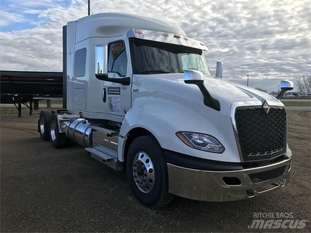 International LT Conventional Trucks / Tractor Trucks