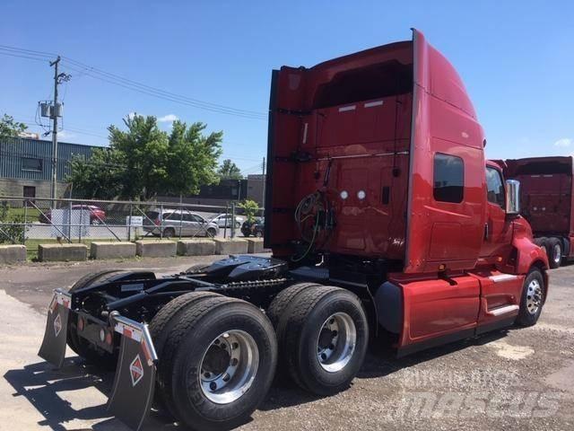 International LT Conventional Trucks / Tractor Trucks