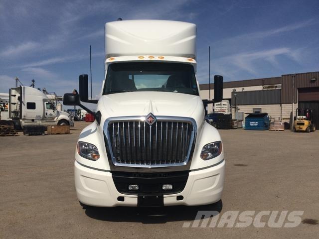International LT Conventional Trucks / Tractor Trucks