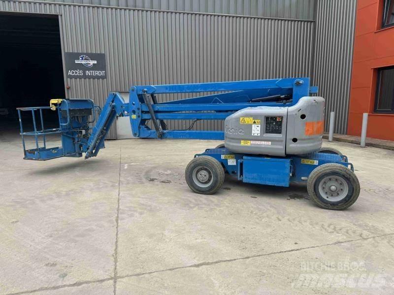 Genie Z45/25 Articulated boom lifts