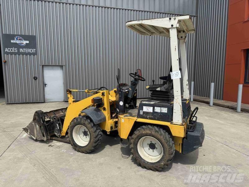Kubota R310A Farm Equipment - Others