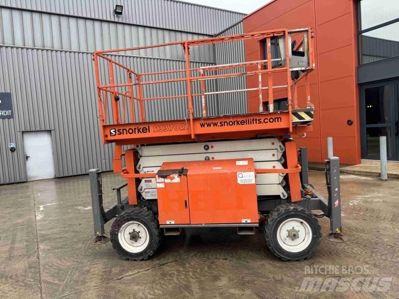 Snorkel S3370RT Articulated boom lifts