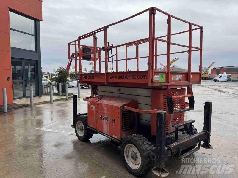 Snorkel S3370RT Articulated boom lifts