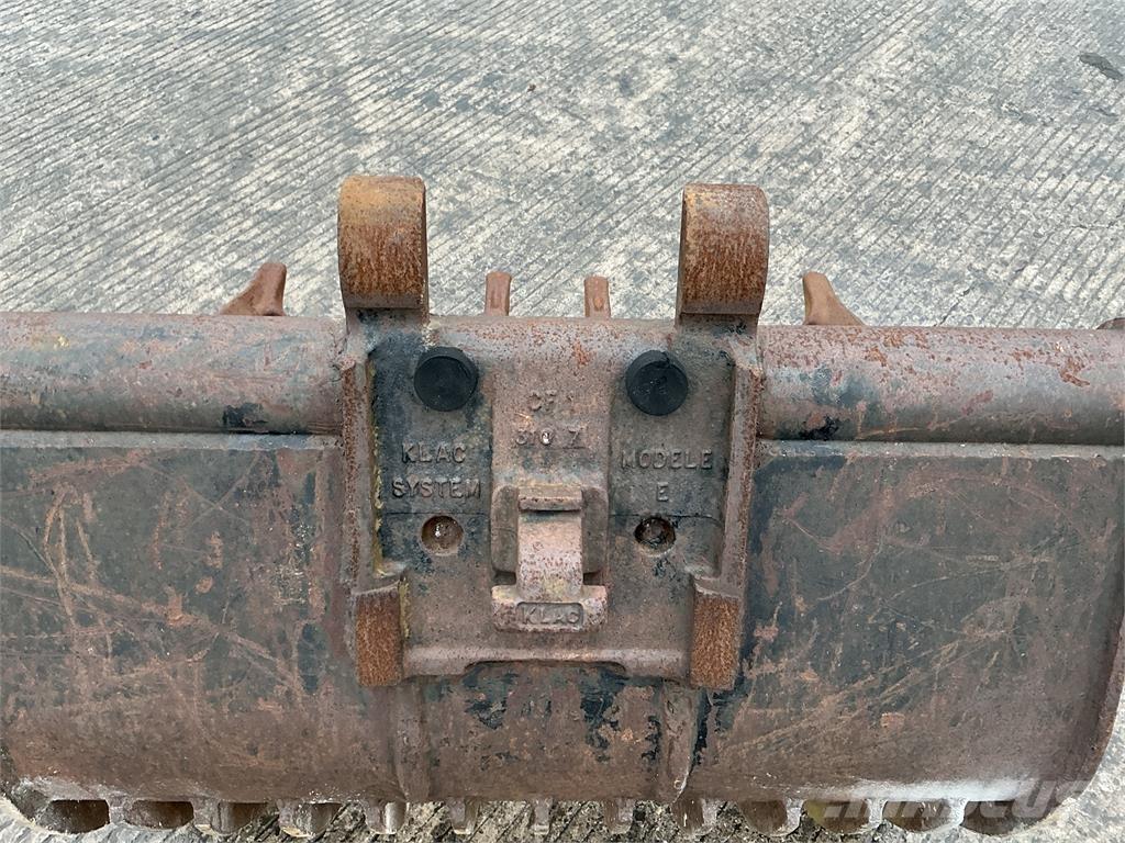 3 Ft Riddle Bucket Farm Equipment - Others