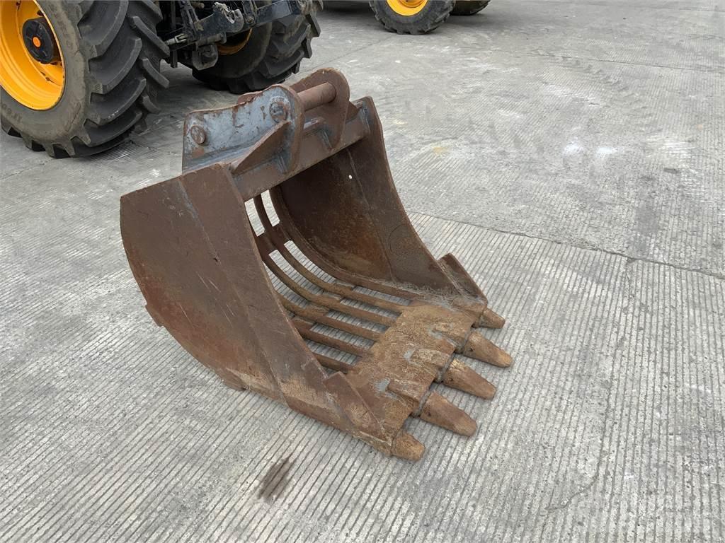  Riddle Bucket BW 3FT Farm Equipment - Others