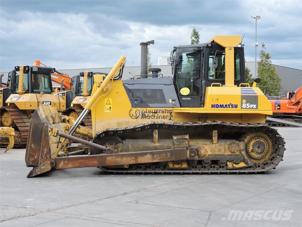 Komatsu D85PX-15 Dozers