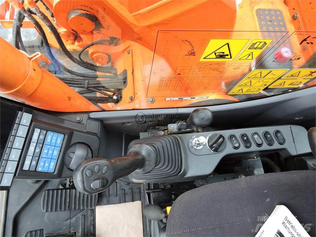 Komatsu PC138 Crawler Excavators
