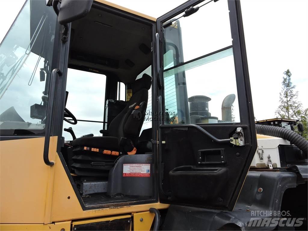 Komatsu WA320 Wheel Loaders