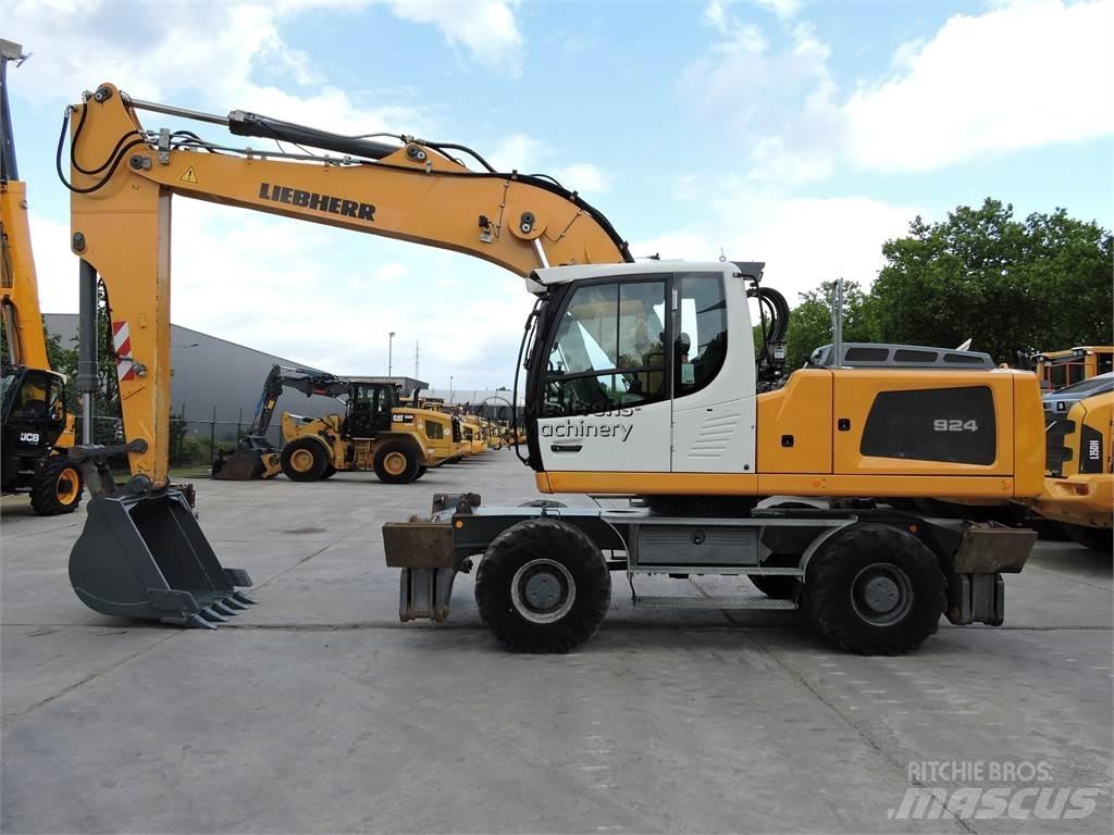 Liebherr A924 Wheeled Excavators