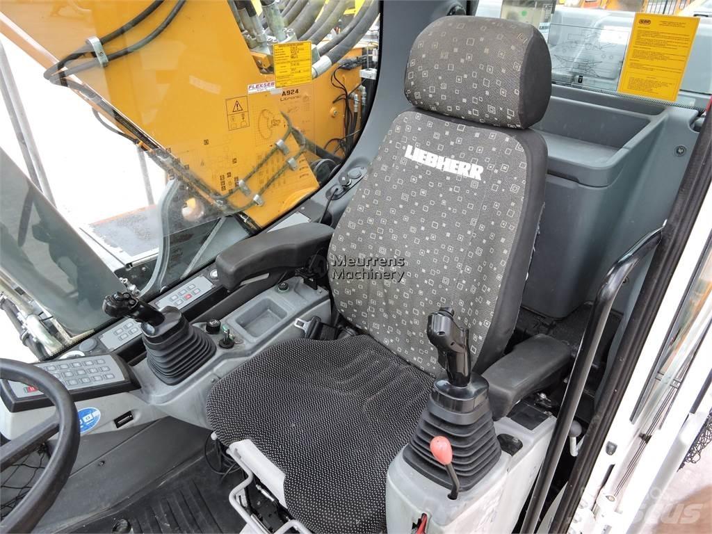 Liebherr A924 Wheeled Excavators