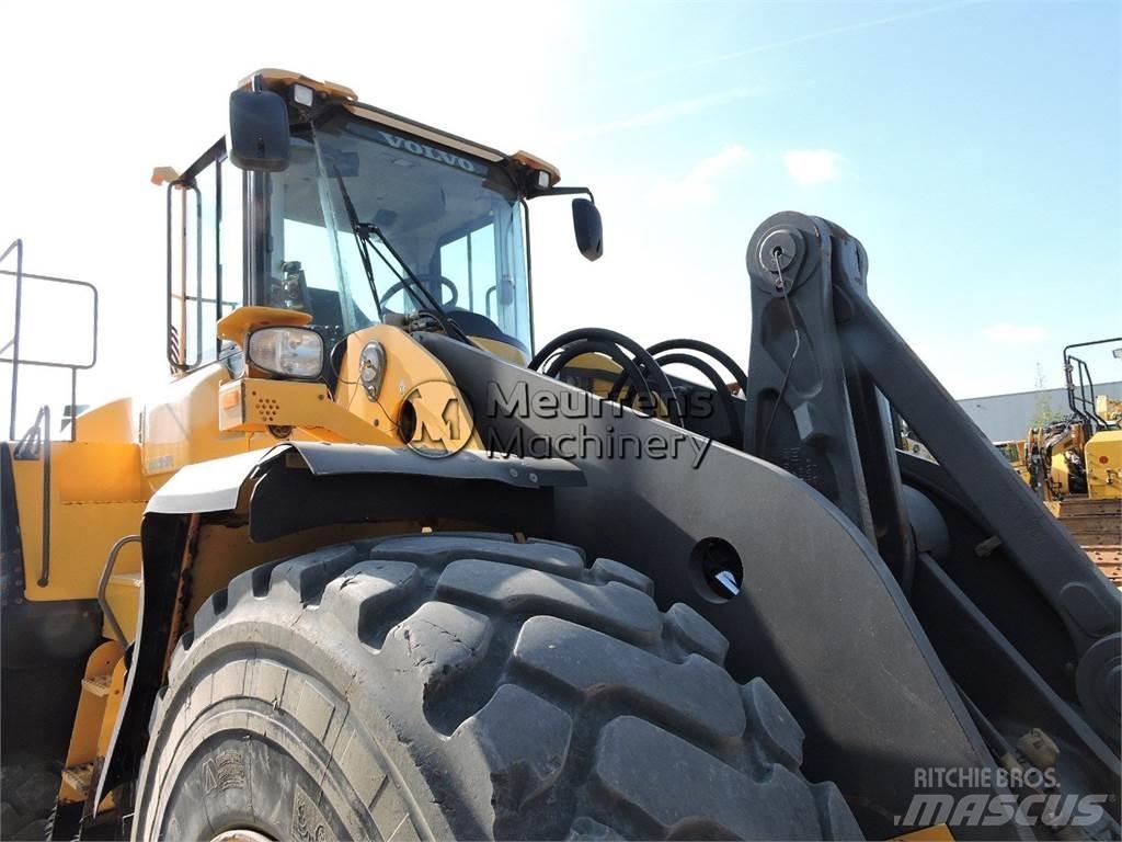 Volvo L220H Wheel Loaders
