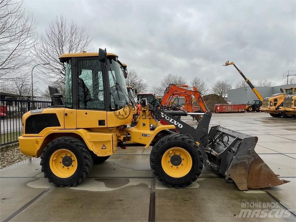 Volvo L30G Wheel Loaders