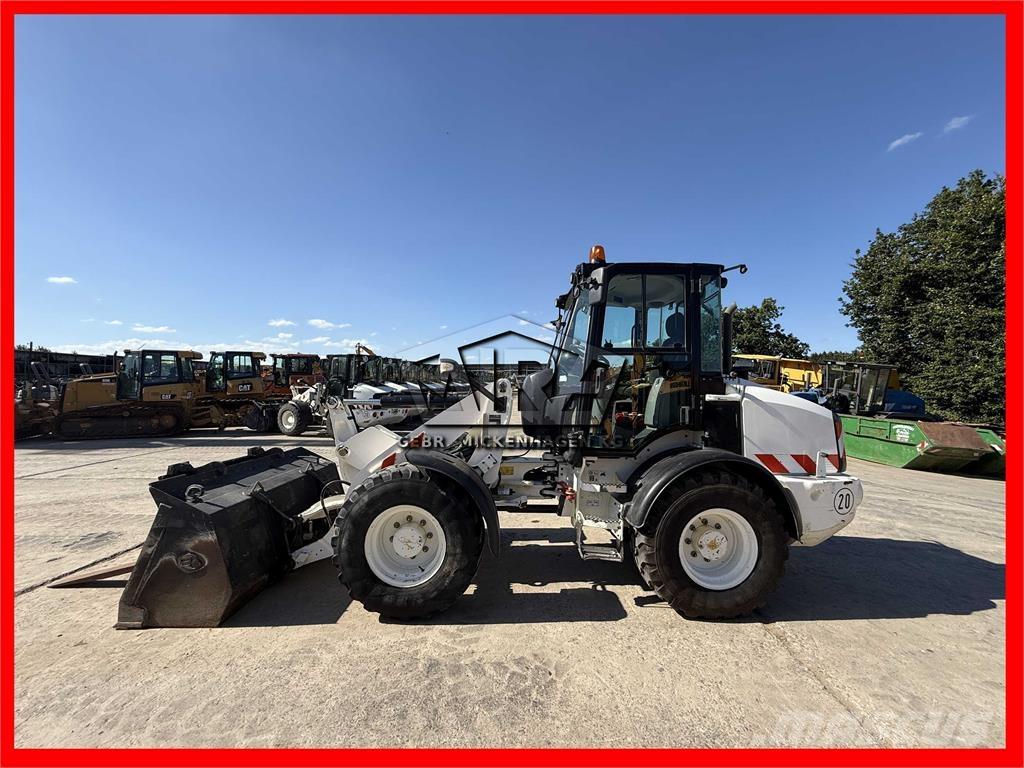 CAT 908 M Wheel Loaders