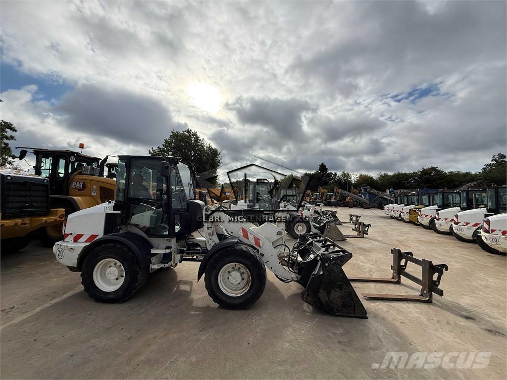 CAT 908 M Wheel Loaders
