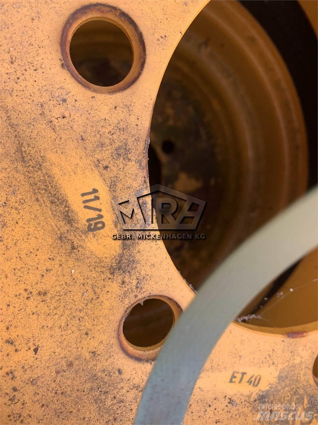  EM 405-70R18 Tires, wheels and rims