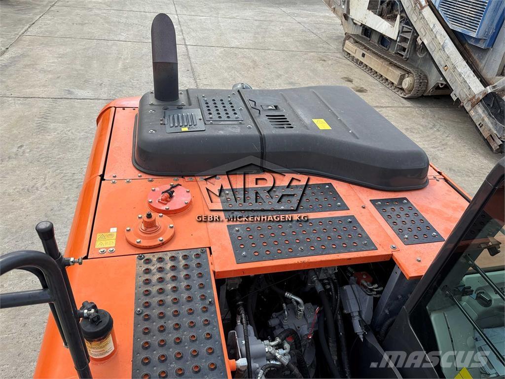 Hitachi ZX220W-6 Wheeled Excavators