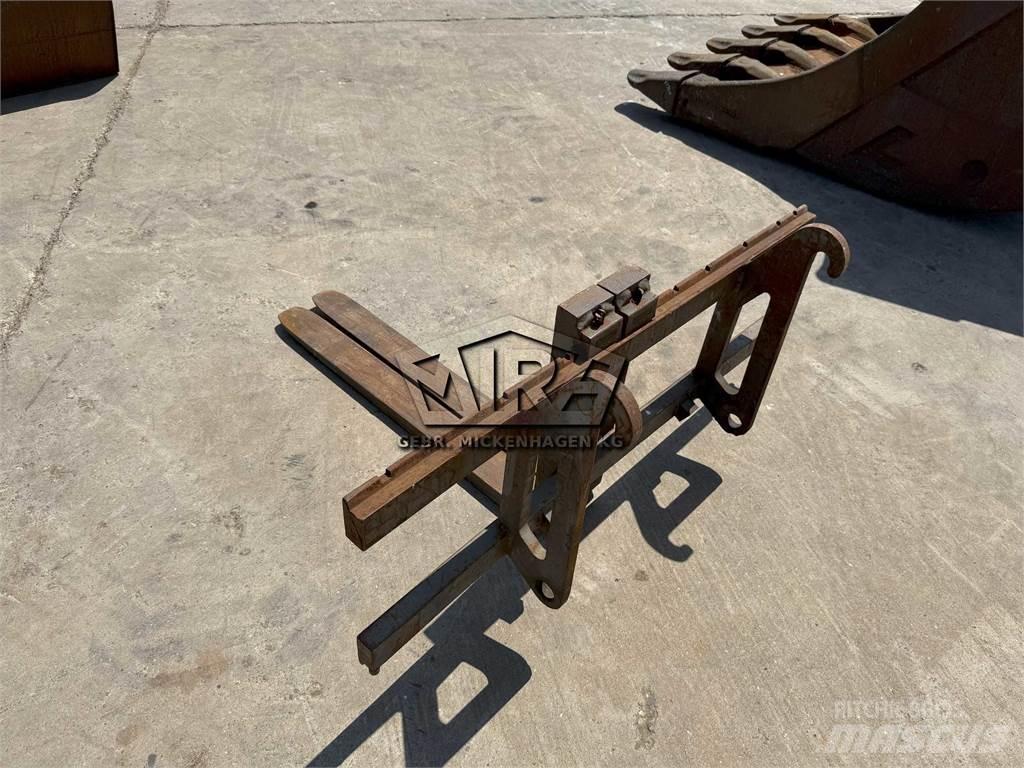 Volvo L 25B Forks