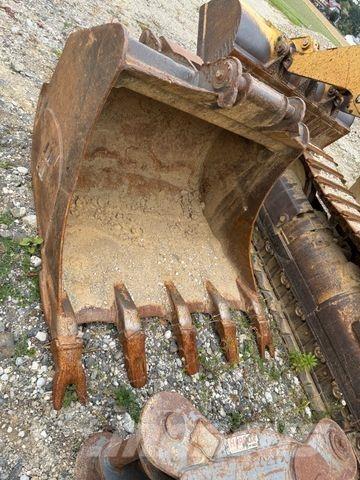 CAT 323D Crawler Excavators