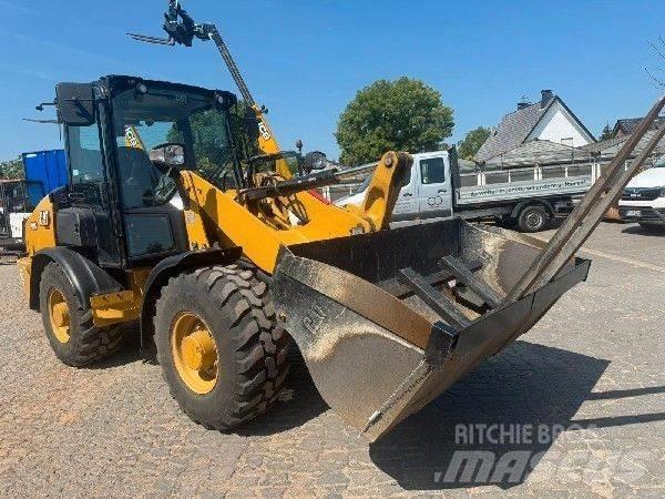 CAT 906 Wheel Loaders