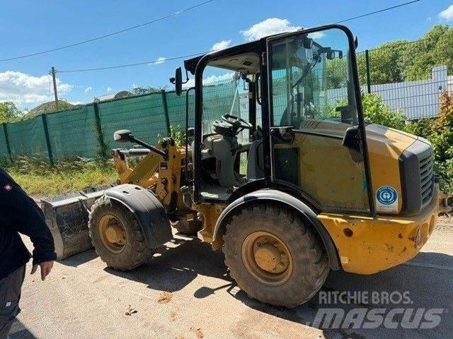 CAT 906M Wheel Loaders