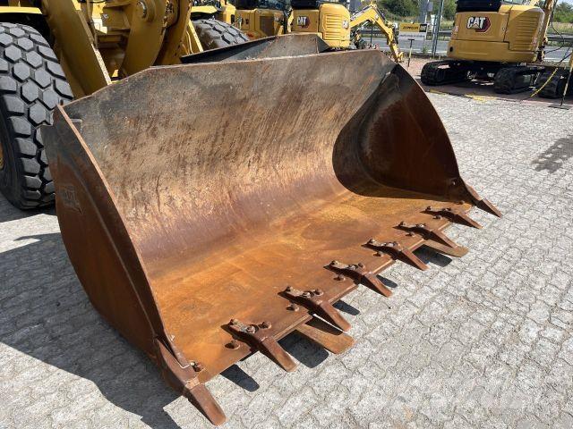 CAT 938M Other