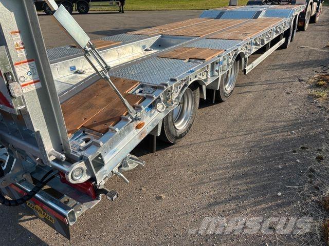 Humbaur HTD 40K-BM Lowboy trailer