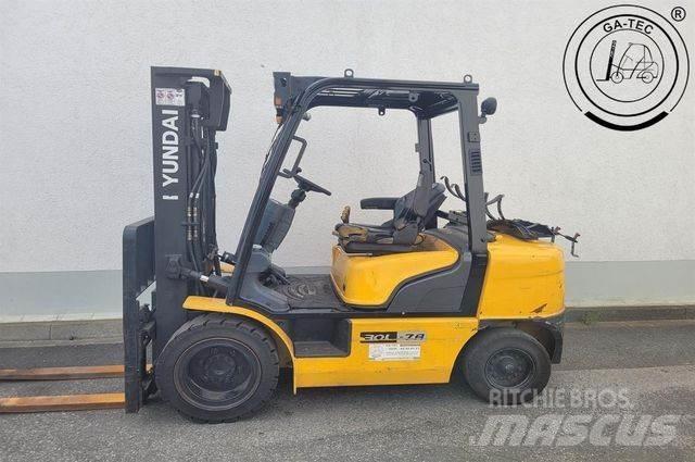 Hyundai 30L-7A LPG trucks