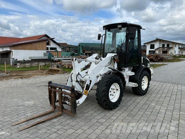 JCB 407 Wheel Loaders