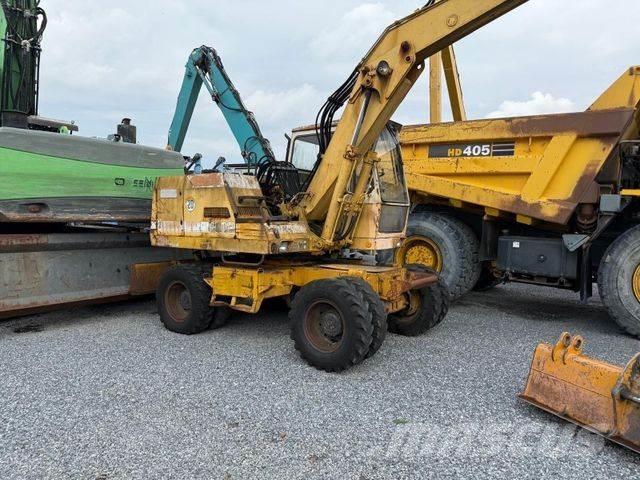 Liebherr A902 Wheeled Excavators