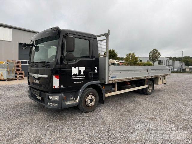 MAN 8.220 Pickup Trucks