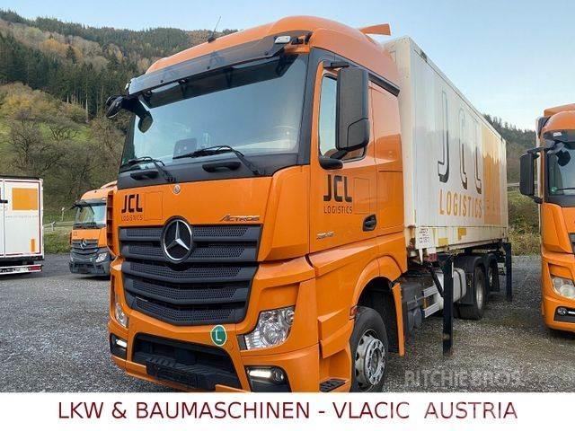 Mercedes-Benz 2545 Cab & Chassis Trucks