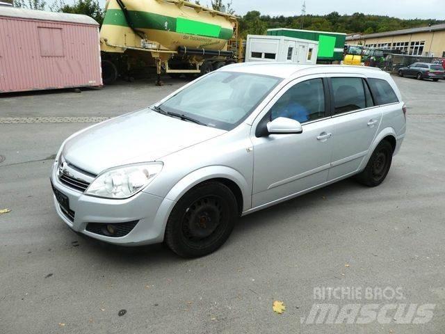 Opel Astra - Automobiles / SUVS