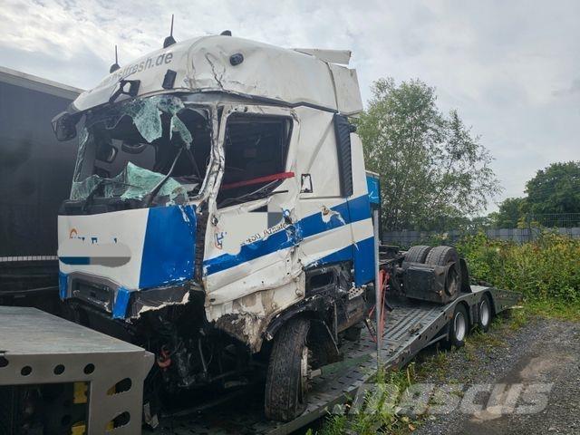 Renault T 440 Conventional Trucks / Tractor Trucks