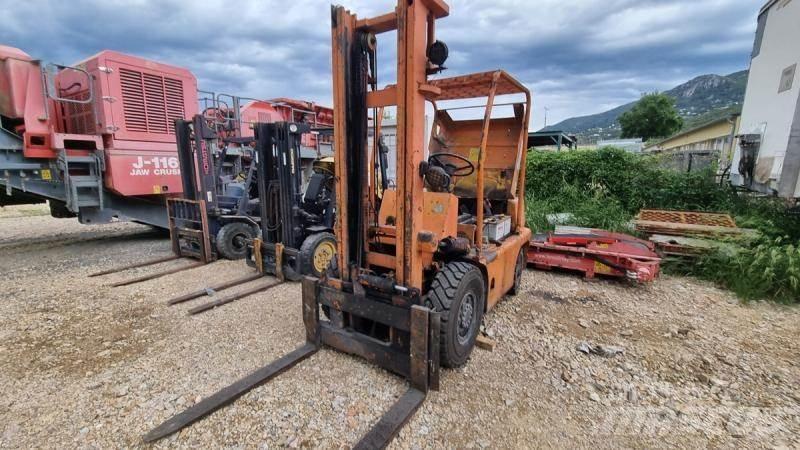 Komatsu FD25T Misc Forklifts