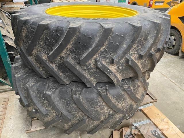 John Deere 7R Tires, wheels and rims