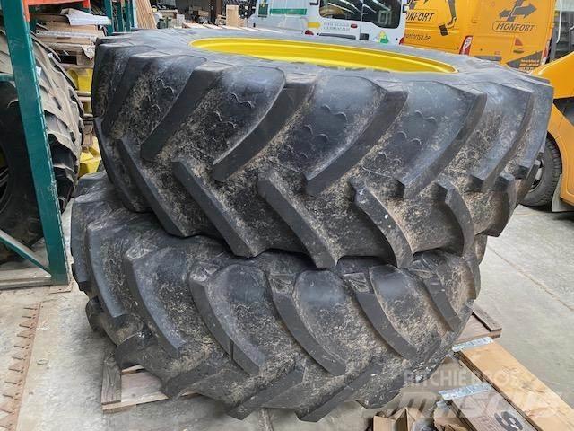 John Deere 7R Tires, wheels and rims