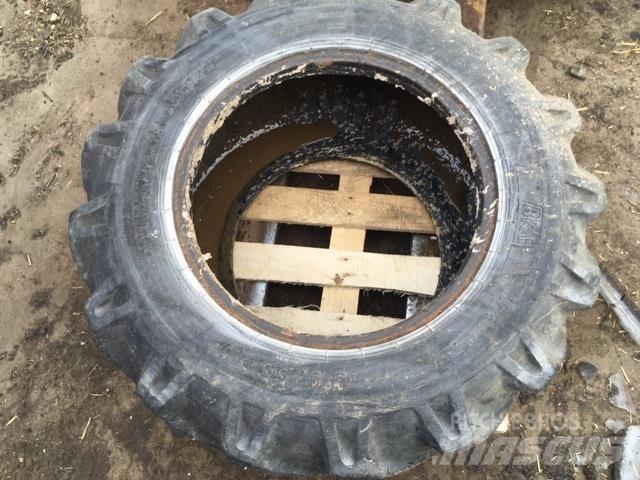  - - -  15.0/55-17 Tires, wheels and rims