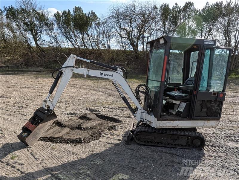 Bobcat X220 Mini Excavators <7t (Mini Diggers)