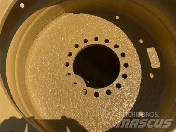 CAT  Tires, wheels and rims