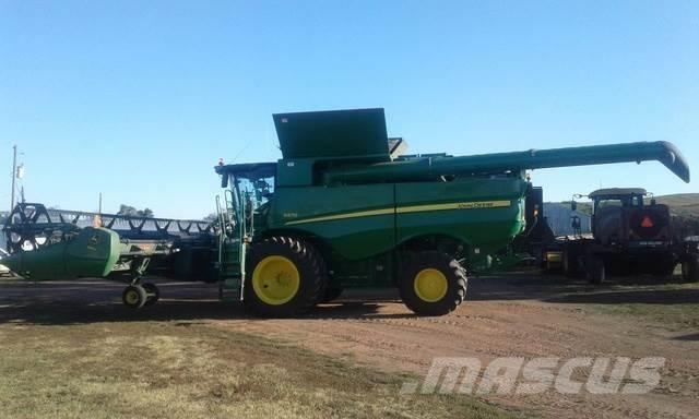John Deere S670 Combine Harvesters